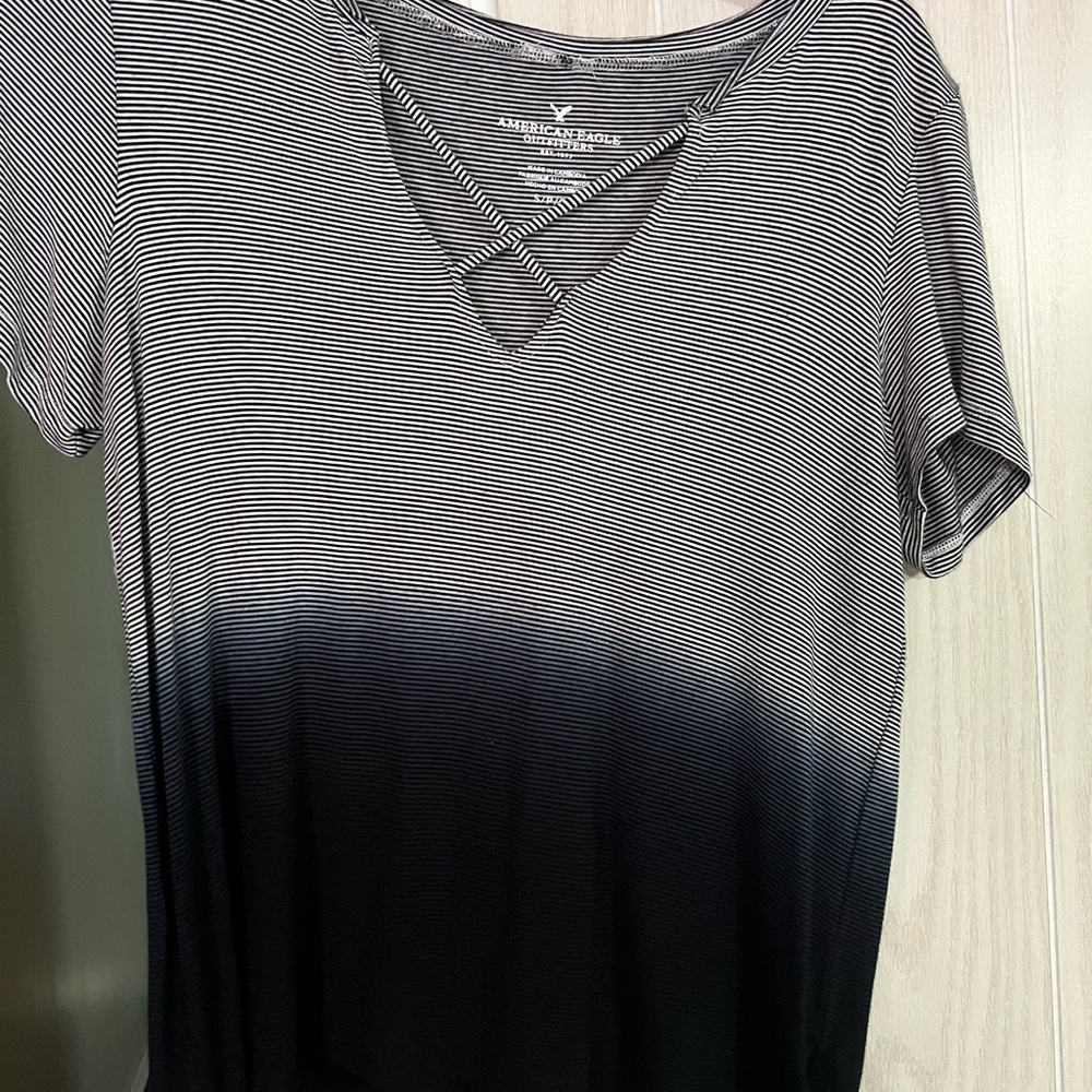 American Eagle Outfitters Black and White Ombre Tee